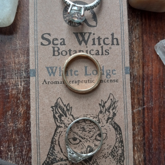 One of a Kind, Gold & Multi Diamond Ring - Picture 2 of 7